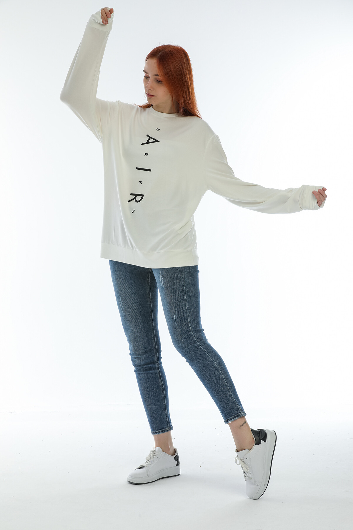 Süperlife Kadın Bisiklet Yaka Oversize Fit Aır Baskılı İnce Sweatshirt SPR22SWK101