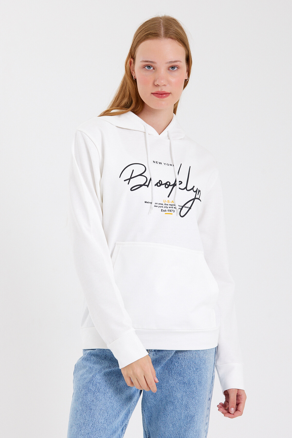 Süperlife Kadın Kapşonlu Regular Fit El Yazılı Brooklyn Baskılı İnce Sweatshirt SPR23SWk361
