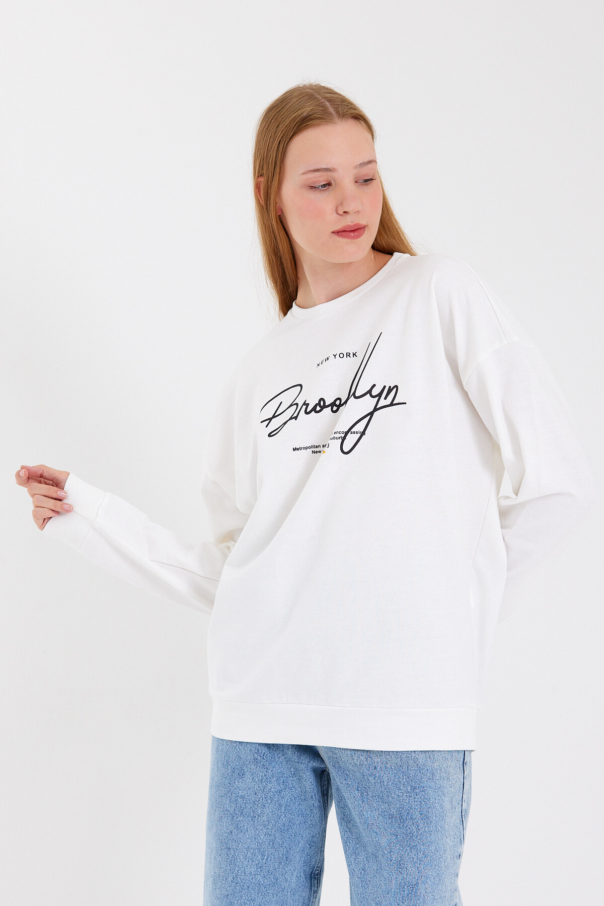 Süperlife Kadın Bisiklet Yaka Regular Fit El Yazılı Brooklyn İnce Sweatshirt SPR23SWK331