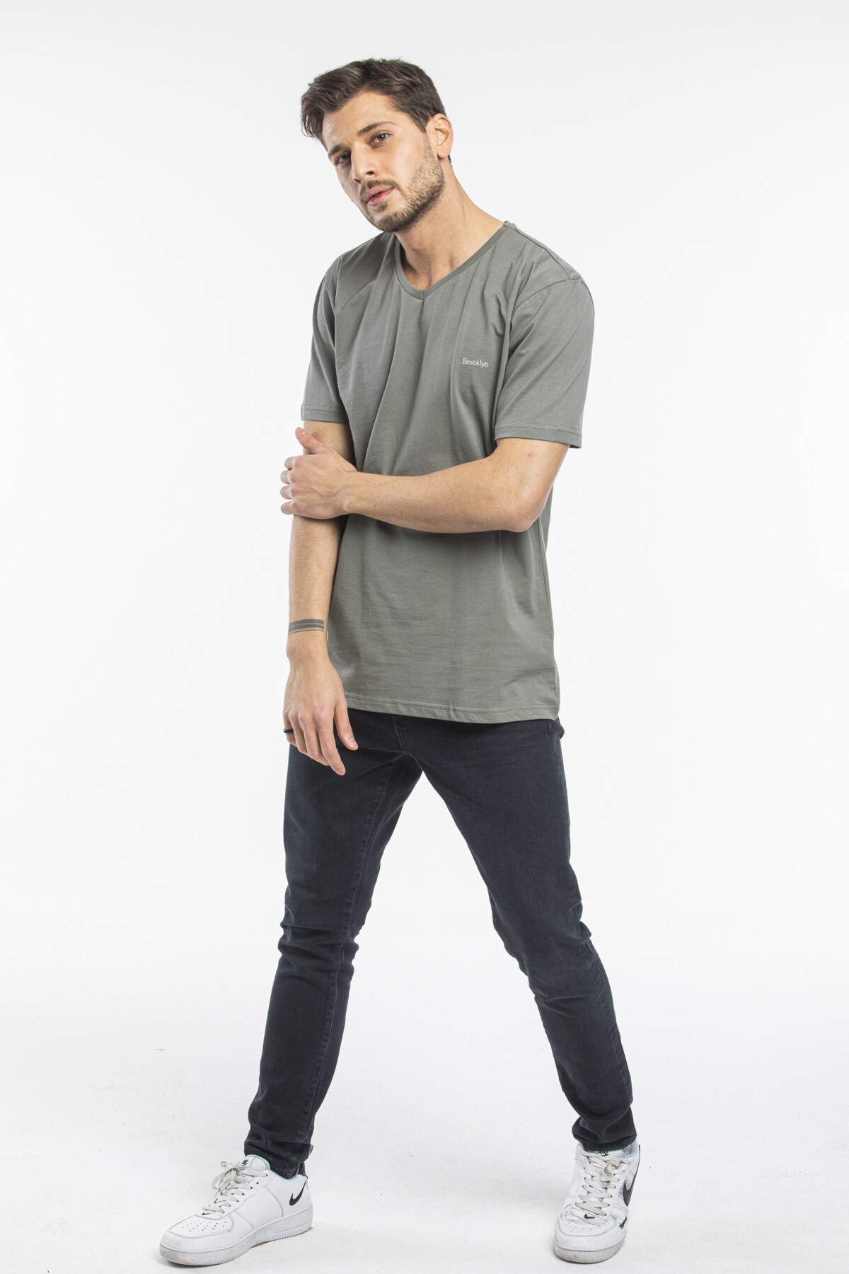Süperlife Erkek V Yaka Slim Fit Brooklyn Baskılı Kısa Kollu Tişort SPR 265