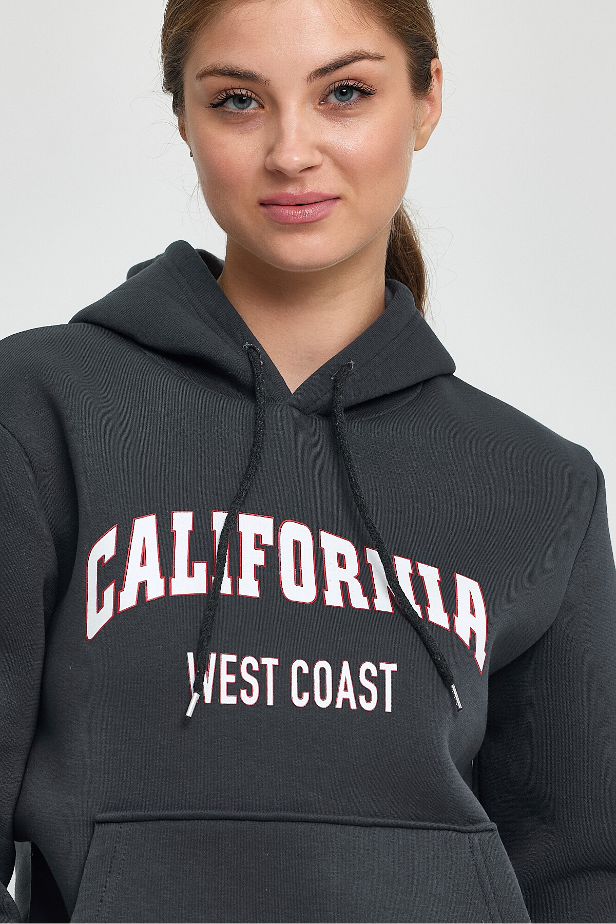 Kadın Kapşonlu Rahat Kalıp İçi Polarlı 3 iplik Californıa West  Baskılı Swetashırt SPR24SWK08