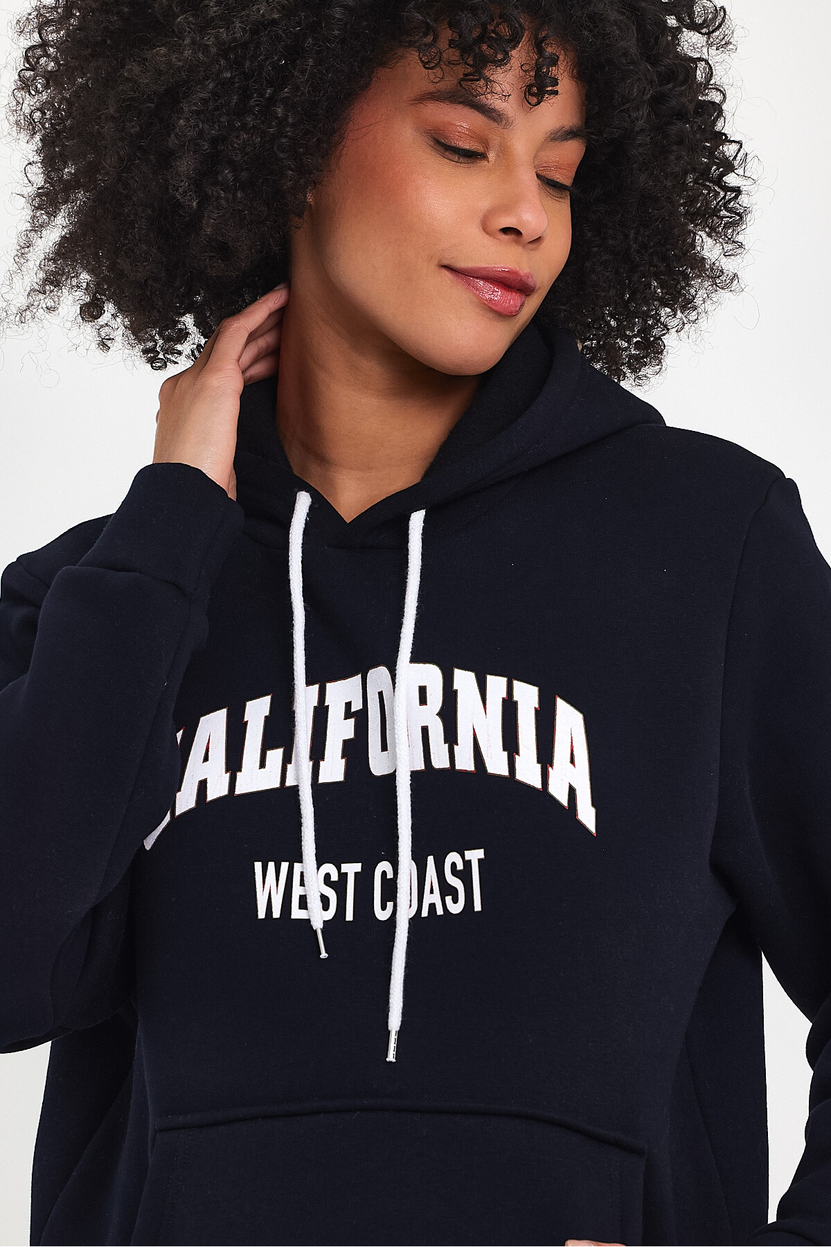 Kadın Kapşonlu Rahat Kalıp İçi Polarlı 3 iplik Californıa West  Baskılı Swetashırt SPR24SWK08
