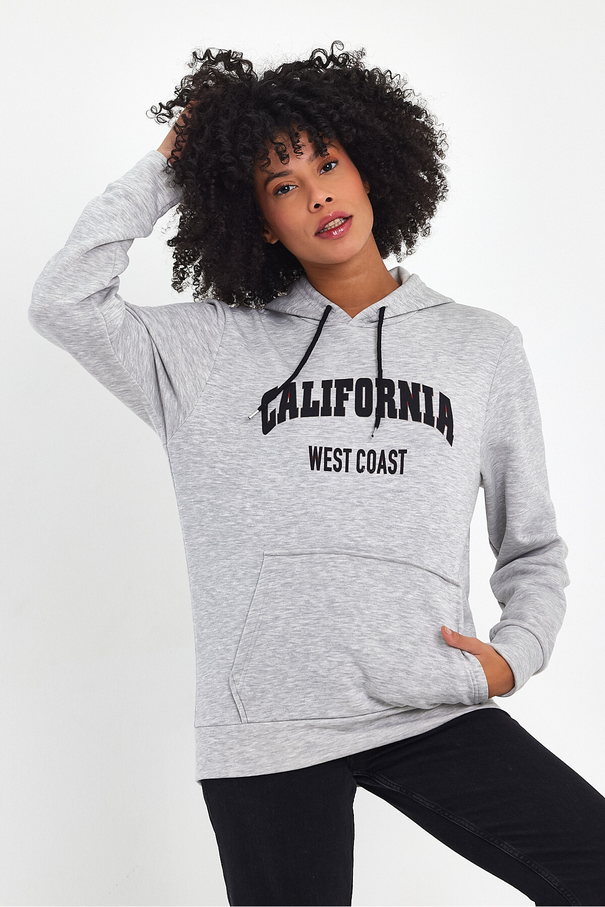 Kadın Kapşonlu Rahat Kalıp İçi Polarlı 3 iplik Californıa West  Baskılı Swetashırt SPR24SWK08