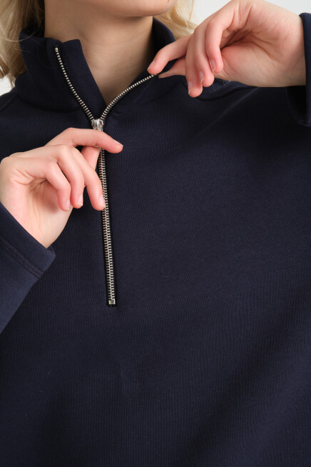  Kadın  Rahat Kalıp İçi Polarlı 3 iplik Yarım Fermuarlı  SweatShırt spr24swK21