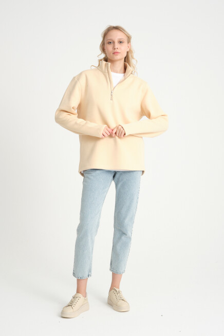  Kadın  Rahat Kalıp İçi Polarlı 3 iplik Yarım Fermuarlı  SweatShırt spr24swK21