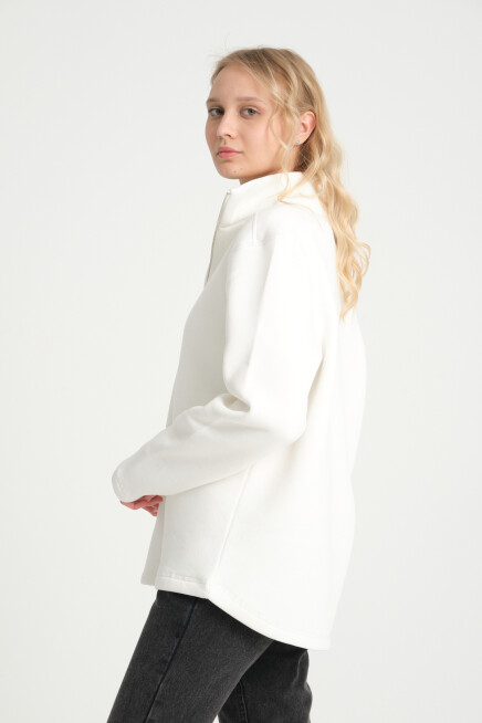  Kadın  Rahat Kalıp İçi Polarlı 3 iplik Yarım Fermuarlı  SweatShırt spr24swK21