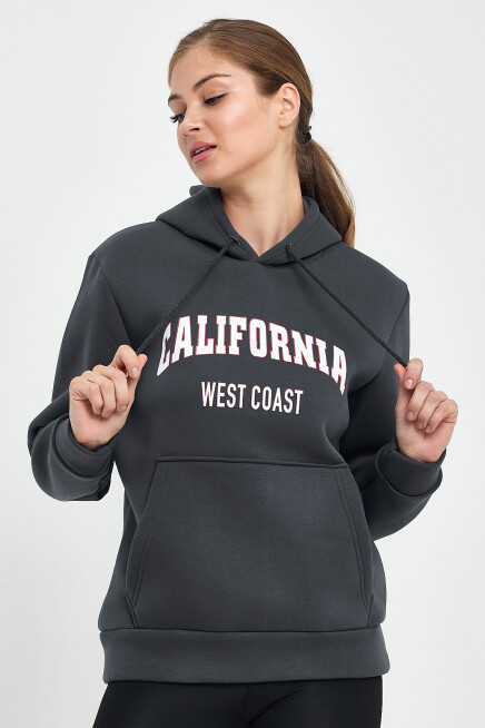 Kadın Kapşonlu Rahat Kalıp İçi Polarlı 3 iplik Californıa West  Baskılı Swetashırt SPR24SWK08