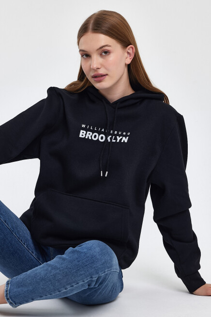 Kadın Kapşonlu Rahat Kalıp İçi Polarlı 3 iplik  W. Brooklyn Baskılı Swetashırt spr24swk04 