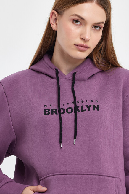 Kadın Kapşonlu Rahat Kalıp İçi Polarlı 3 iplik  W. Brooklyn Baskılı Swetashırt spr24swk04 