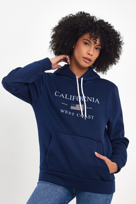 Kadın Kapşonlu Rahat Kalıp İçi Polarlı 3 iplik  Amerikan Baskılı Swetashırt spr24swk01