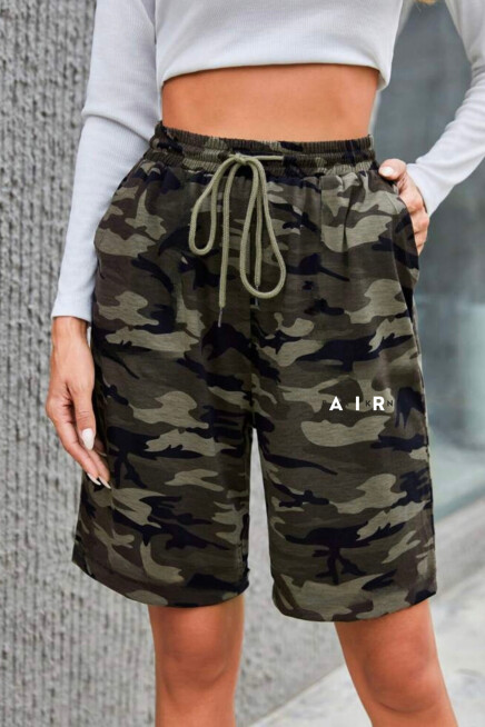 Kadın Rahat Kalıp Beli Lastikli Cepli Basklı Şort spr24srk52