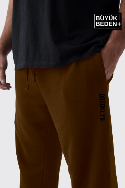 Erkek Büyük Beden Paça Lastikli Brooklyn Baskılı İnce Eşofman Altı SPR25EA53