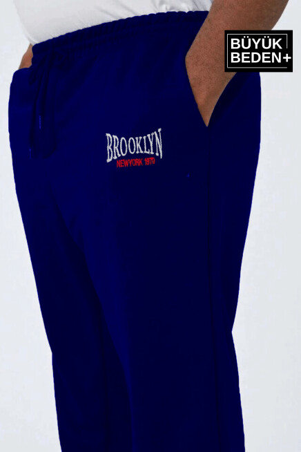 Büyük Beden Paça Lastikli Buyuk Brooklyn Baskılı İnce Eşofman Altı  SPR24BEA49