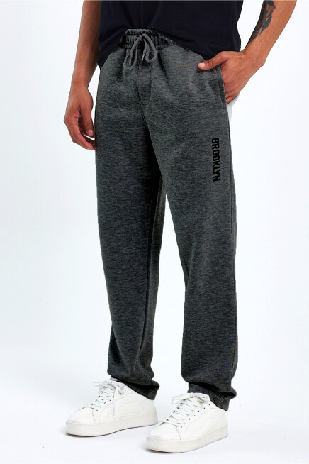 Erkek İçi Polarlı 3 iplik Kalın Brooklyn Baskılı Eşofman Altı SPR24EA70