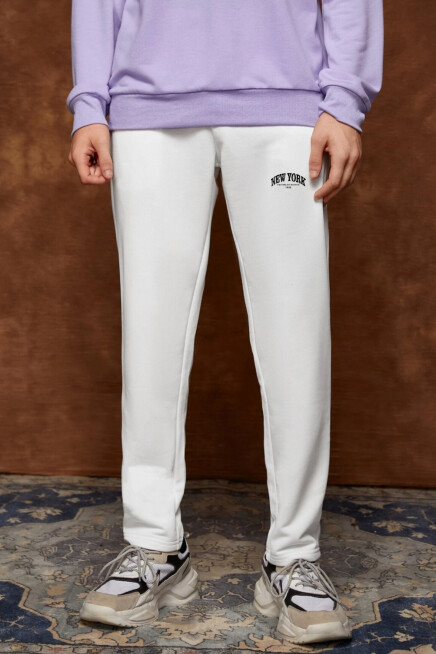 Erkek Regular Fit New York Baskılı İnce Eşofman Altı SPR25EA01