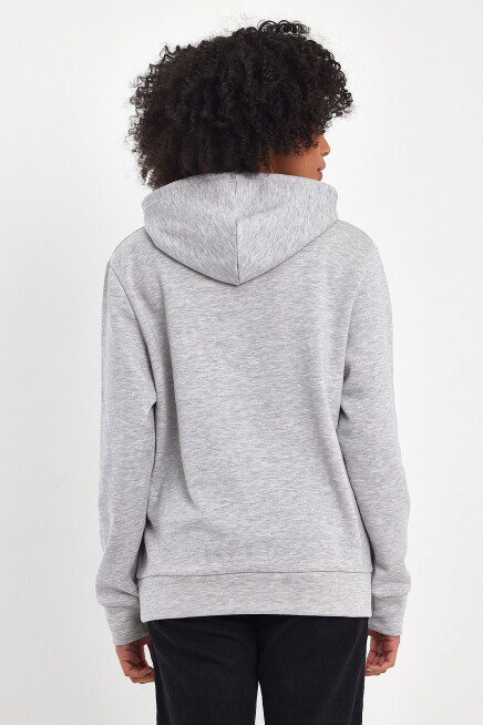 Kadın Kapşonlu Rahat Kalıp İçi Polarlı 3 iplik  Air Nakışlı Swetashırt spr24swK07