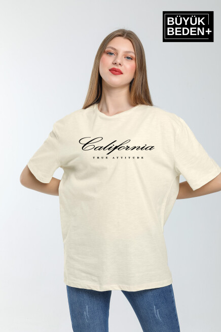 Kadın Büyük Beden El Yazılı California Baskılı Bisiklet Yaka Tshırt SPR25BTSK13