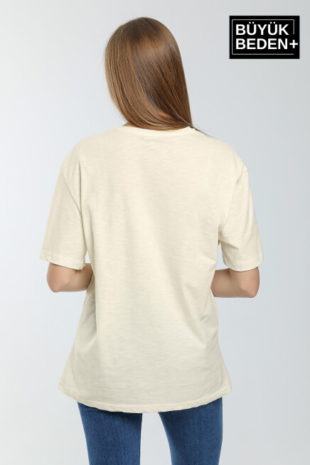 Kadın Büyük Beden El Yazılı California Baskılı Bisiklet Yaka Tshırt SPR25BTSK13