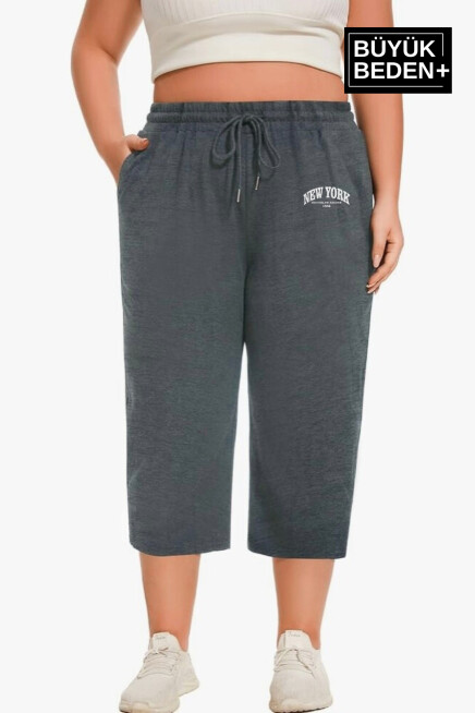 Kadın Büyük Beden New York Baskılı Standart &Regular Kalıp Şort SPR25BSRK087