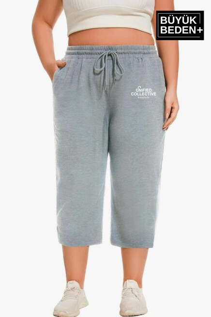 Kadın Büyük Beden Unified Collective Baskılı Standart &Regular Kalıp Şort SPR25BSRK088