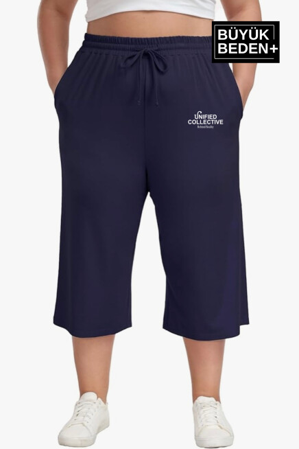 Kadın Büyük Beden Unified Collective Baskılı Standart &Regular Kalıp Şort SPR25BSRK088