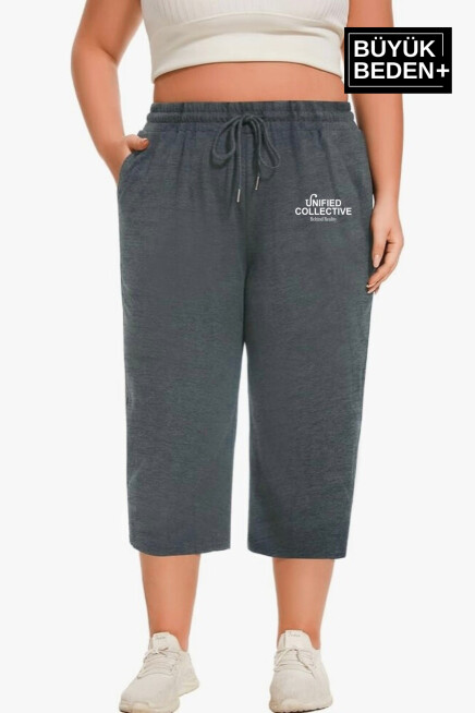 Kadın Büyük Beden Unified Collective Baskılı Standart &Regular Kalıp Şort SPR25BSRK088