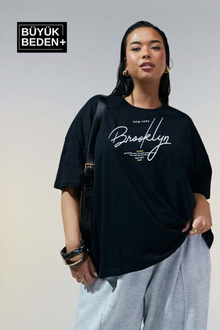 Kadın Büyük Beden El Yazılı Brooklyn Baskılı 3xl-6xl Bisiklet Yaka Tshırt SPR25BTSK510-6