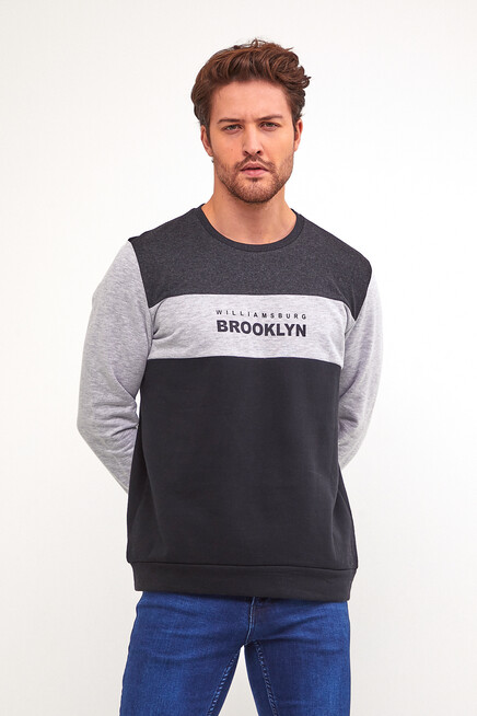 Bisiklet Yaka Önü Garnili Sweat Brooklyn Baskılı sweat SPR22SW136