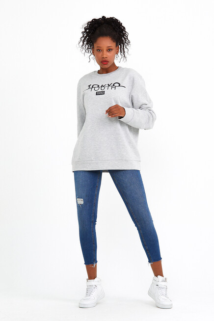 Kadın Bisiklet Yaka Oversize Fit Tokya Baskılı İnce Sweatshirt SPR22SWK134