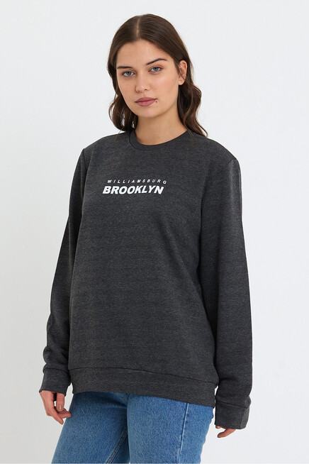 Kadın Bisiklet Yaka Oversize Fit Brooklyn Baskılı İnce Sweatshirt SPR23SWK330