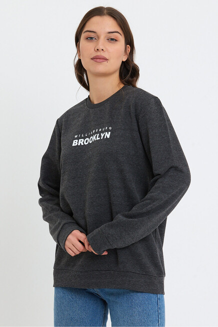 Kadın Bisiklet Yaka Oversize Fit Brooklyn Baskılı İnce Sweatshirt SPR23SWK330