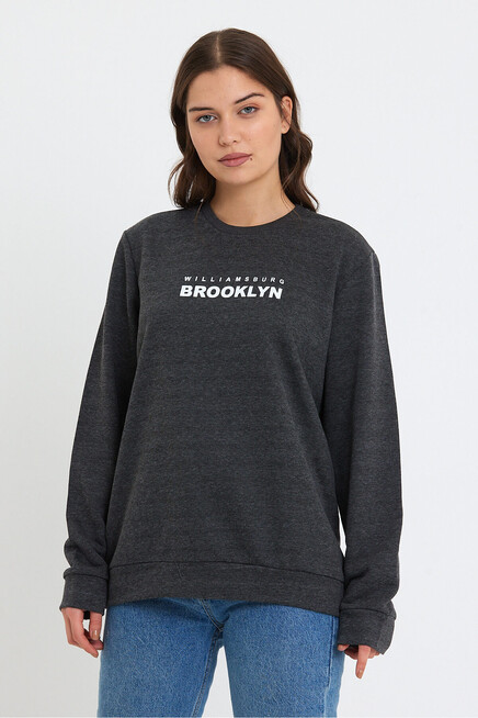 Kadın Bisiklet Yaka Oversize Fit Brooklyn Baskılı İnce Sweatshirt SPR23SWK330