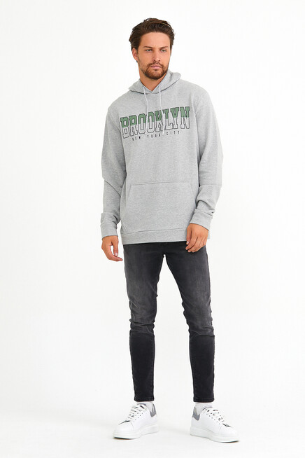 Erkek Kapşonlu Regular Fit Brooklyn Baskılı İnce Sweatshirt SPR22SW165