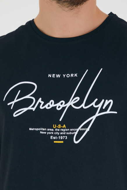 Erkek Bisiklet Yaka Regular Fit Brooklyn Baskılı Tişört SPR22TS115