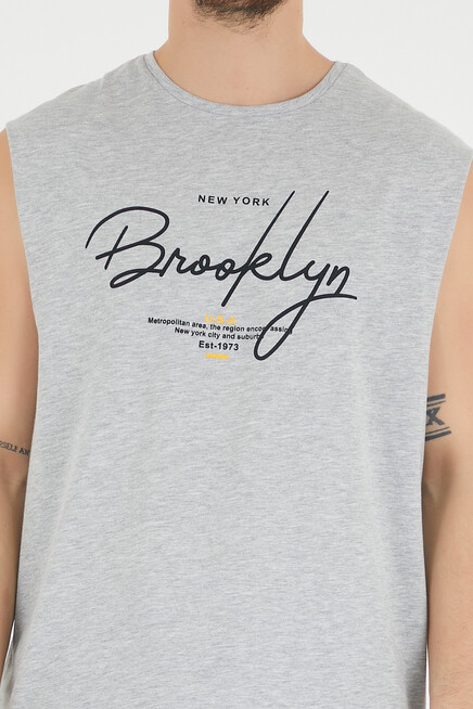 Erkek Bisiklet Yaka Regular Fit Brooklyn Baskılı Tişört SPR22TS115