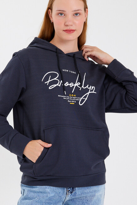 Süperlife Kadın Kapşonlu  Oversize Fit El Yazılı Brooklyn Baskılı İnce Sweatshirt SPR23SWk361