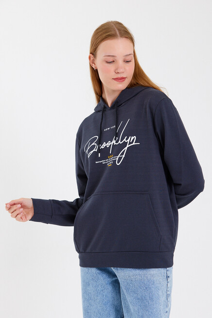 Süperlife Kadın Kapşonlu  Oversize Fit El Yazılı Brooklyn Baskılı İnce Sweatshirt SPR23SWk361