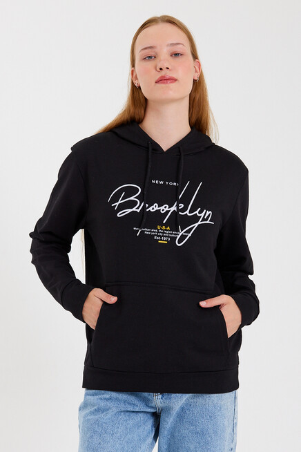 Süperlife Kadın Kapşonlu  Oversize Fit El Yazılı Brooklyn Baskılı İnce Sweatshirt SPR23SWk361