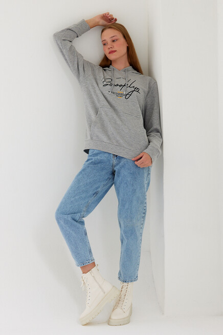 Süperlife Kadın Kapşonlu  Oversize Fit El Yazılı Brooklyn Baskılı İnce Sweatshirt SPR23SWk361