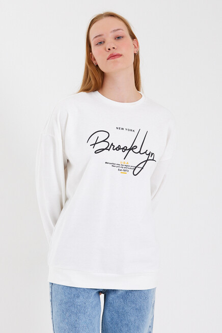 Süperlife Kadın Bisiklet Yaka Oversize Fit El Yazılı Brooklyn İnce Sweatshirt SPR23SWK331