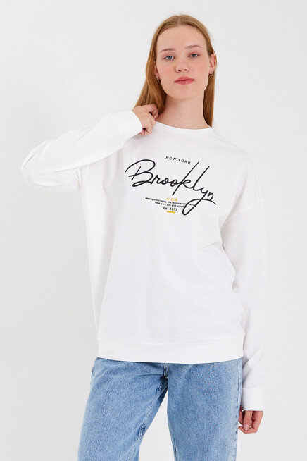 Süperlife Kadın Bisiklet Yaka Oversize Fit El Yazılı Brooklyn İnce Sweatshirt SPR23SWK331