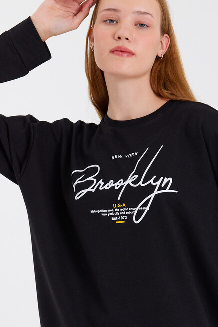 Süperlife Kadın Bisiklet Yaka Oversize Fit El Yazılı Brooklyn İnce Sweatshirt SPR23SWK331