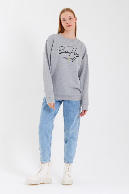 Süperlife Kadın Bisiklet Yaka Oversize Fit El Yazılı Brooklyn İnce Sweatshirt SPR23SWK331
