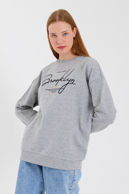 Süperlife Kadın Bisiklet Yaka Oversize Fit El Yazılı Brooklyn İnce Sweatshirt SPR23SWK331
