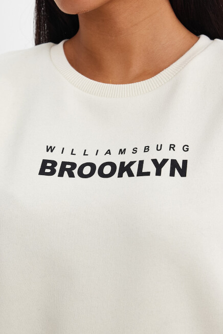 Süperlife Kadın Bisiklet Yaka Rahat Kalıp 3 iplik Kalın Brooklyn Baskılı Sweatshirt SPR24swk29