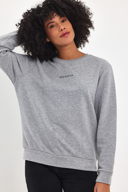 Süperlife Kadın Bisiklet Yaka Rahat Kalıp 3 iplik Kalın Orta Brooklyn Nakışlı Sweatshirt SPR24SWk34