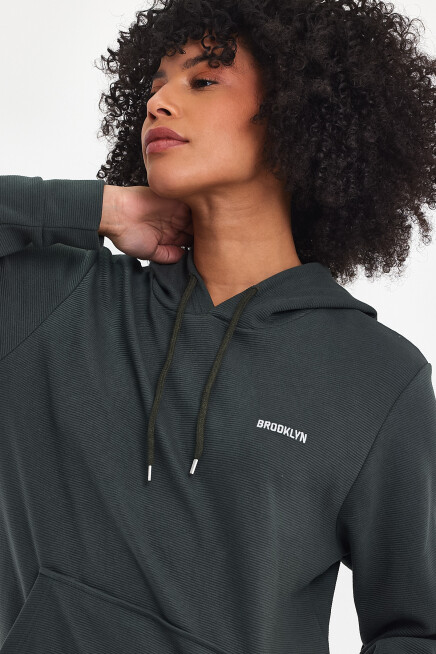 Kadın Kapşonlu Regular Fit Baskılı İnce Sweatshirt SPR21K61