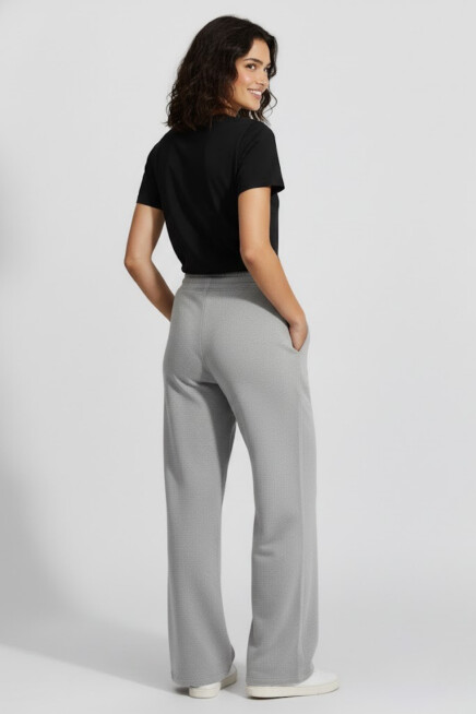 Kadın İki İplik Rahat Kalıp Yüksek Bel Geniş Paça Pantolon SPR26EAK988